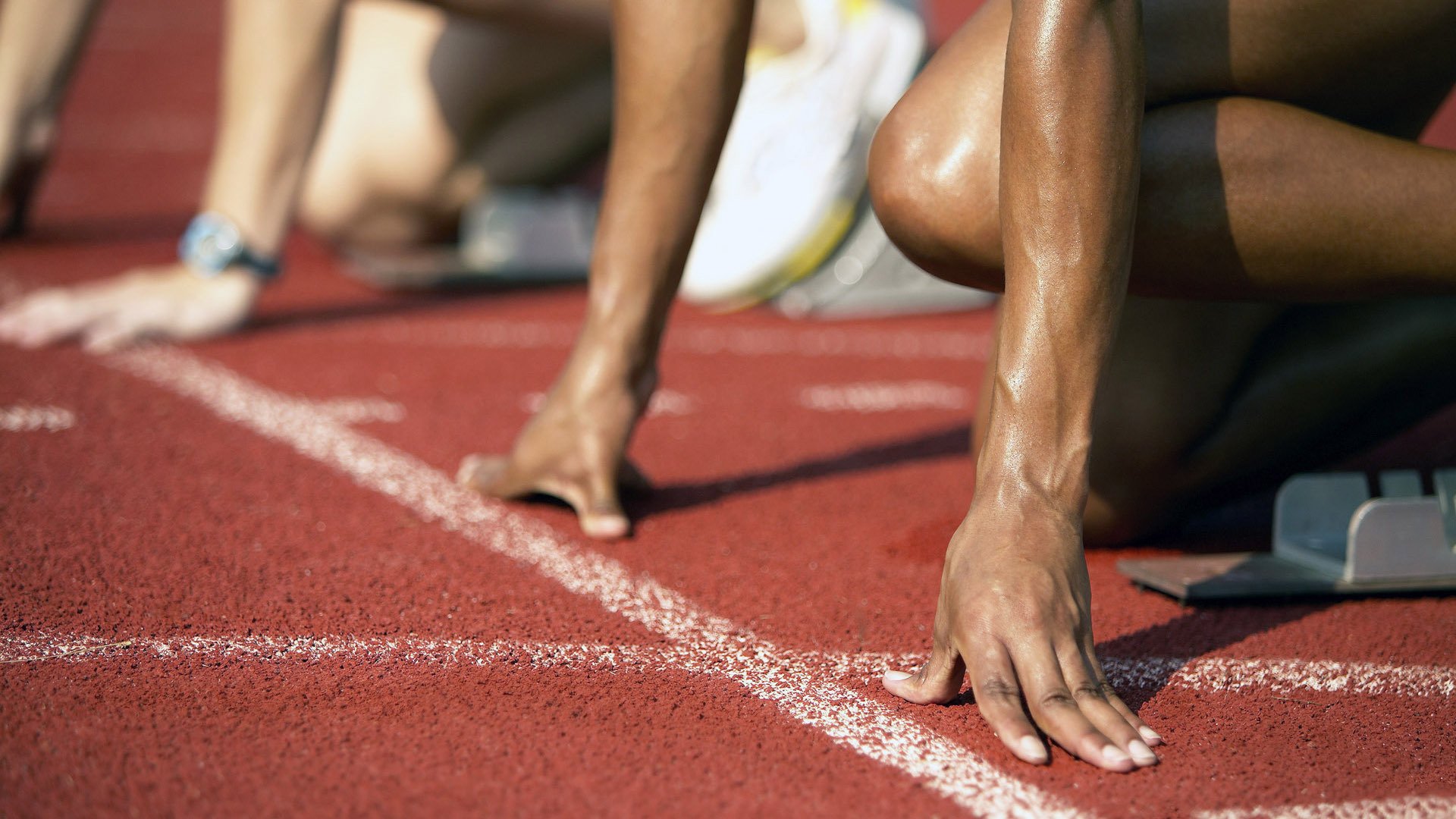 76人季后赛首战碾压热火，恩比德统治内线，费城展现冠军相